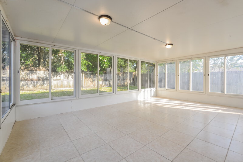 2,340/Mo, 811 Longleaf Pine Ct Orlando, FL 32825 Sun Room View