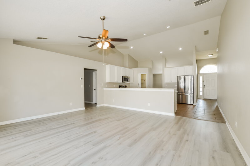 2,255/Mo, 4619 Woodford Dr Kissimmee, FL 34758 Living Room View 2