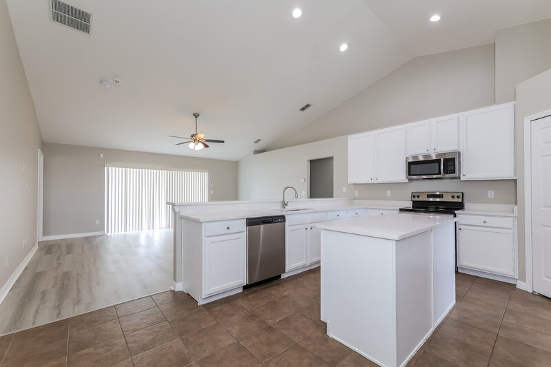 2,465/Mo, 4619 Woodford Dr Kissimmee, FL 34758 Kitchen View 2