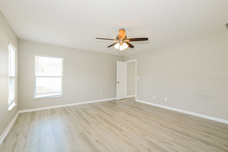 2,255/Mo, 4619 Woodford Dr Kissimmee, FL 34758 Main Bedroom View 2