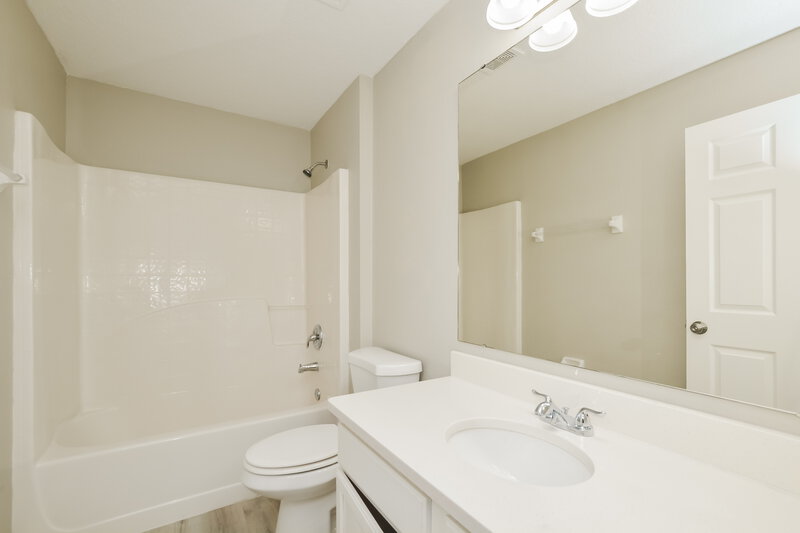 2,255/Mo, 4619 Woodford Dr Kissimmee, FL 34758 Bathroom View
