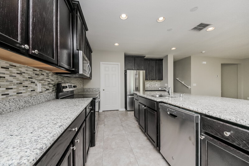 3,780/Mo, 2608 Waterline St Kissimmee, FL 34743 Kitchen View 2
