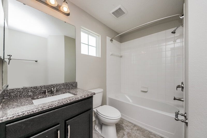 3,780/Mo, 2608 Waterline St Kissimmee, FL 34743 Bathroom View 2