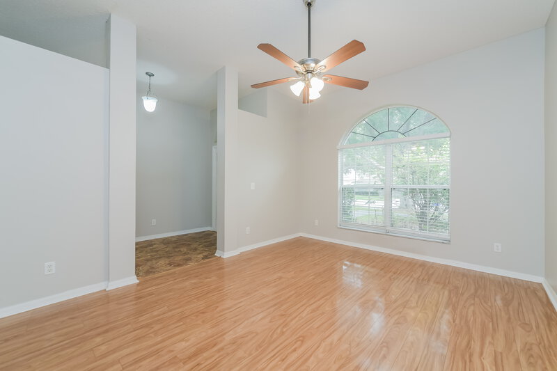 0/Mo, 1923 Southern Oak Loop Minneola, FL 34715 Dining Room View