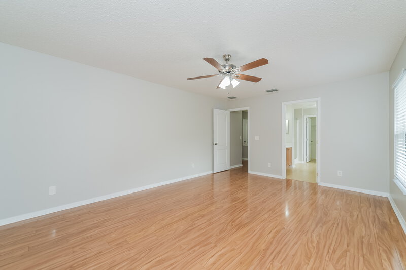 0/Mo, 1923 Southern Oak Loop Minneola, FL 34715 Main Bedroom View 2