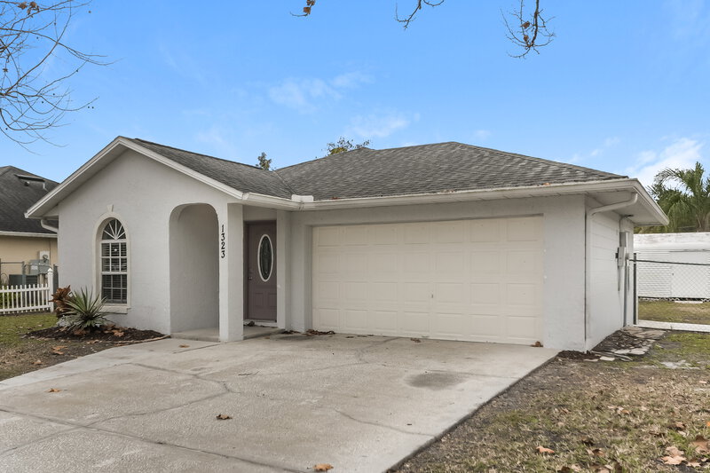 1,735/Mo, 1323 Dover Dr Kissimmee, FL 34758 Front View