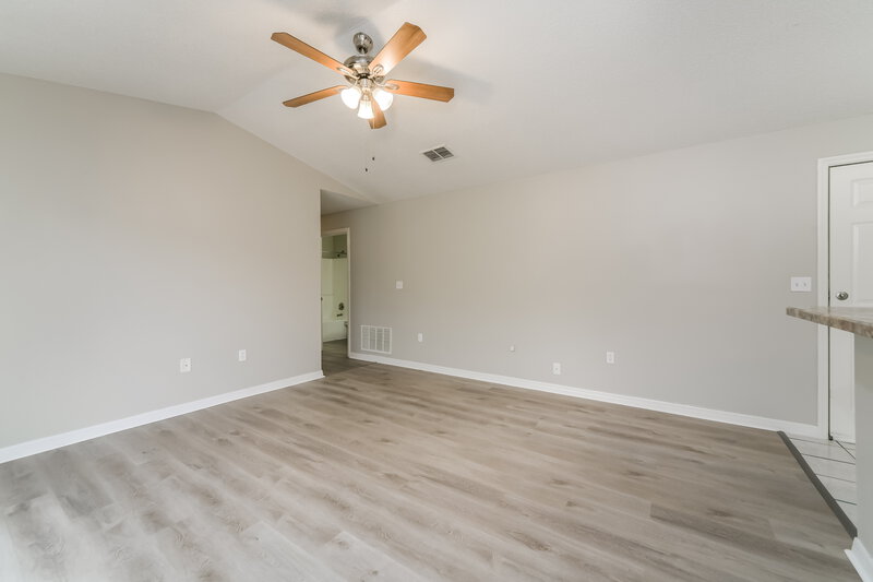 1,735/Mo, 1323 Dover Dr Kissimmee, FL 34758 Living Room View 4