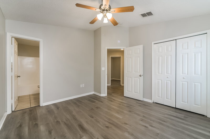 1,735/Mo, 1323 Dover Dr Kissimmee, FL 34758 Main Bedroom View 2