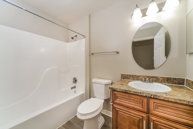 1,735/Mo, 1323 Dover Dr Kissimmee, FL 34758 Main Bathroom View