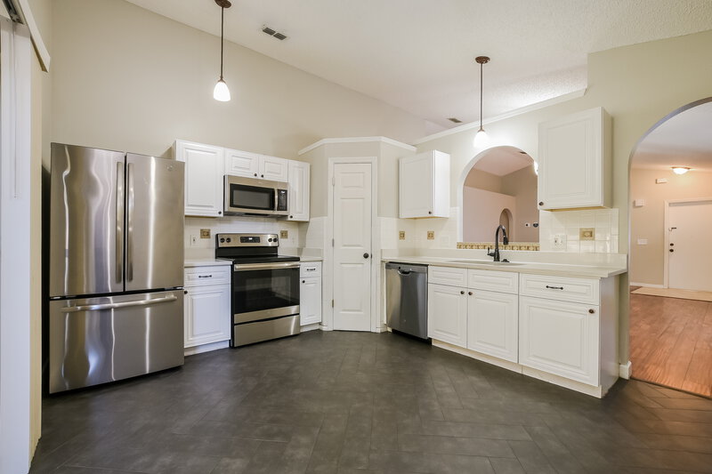 2,005/Mo, 153 Gleason Cv Sanford, FL 32773 Kitchen View