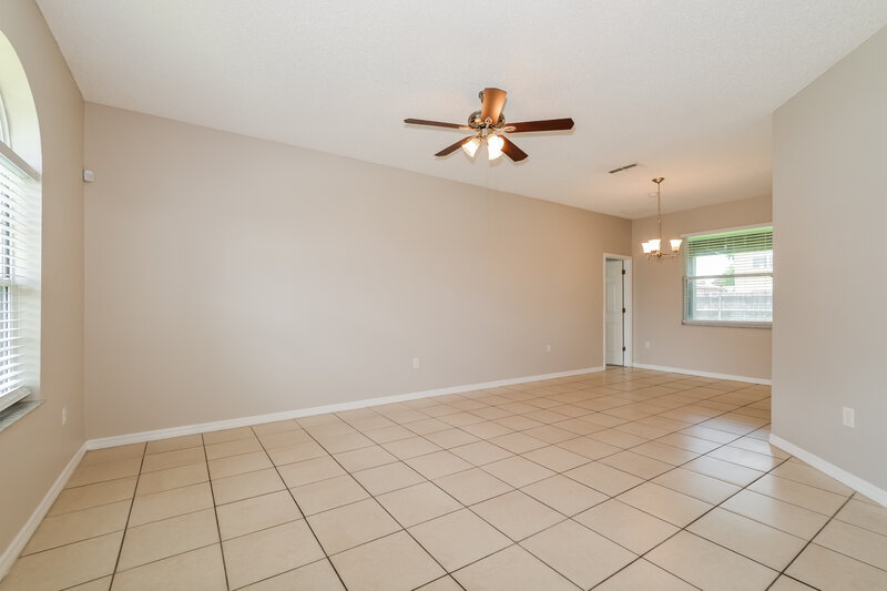 2,110/Mo, 562 Bristol Cir Kissimmee, FL 34758 Living Room View