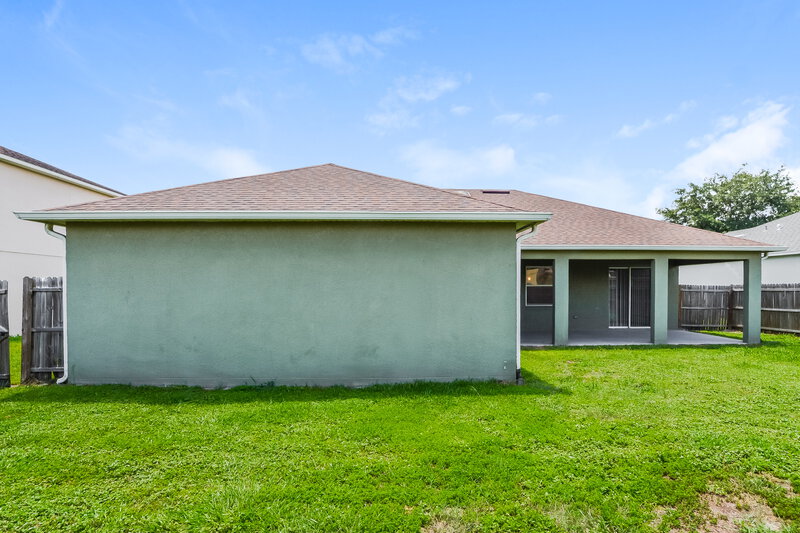 2,110/Mo, 562 Bristol Cir Kissimmee, FL 34758 Rear View