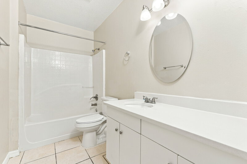 1,805/Mo, 1005 Dudley Dr Kissimmee, FL 34758 Bathroom View