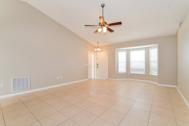 1,675/Mo, 64 Bolton Ct Kissimmee, FL 34758 Living Room View 2