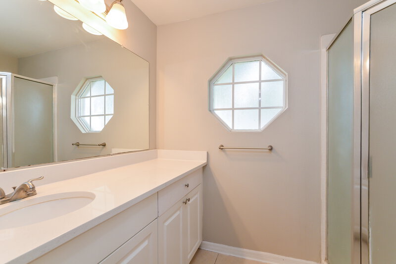 1,675/Mo, 64 Bolton Ct Kissimmee, FL 34758 Main Bathroom View