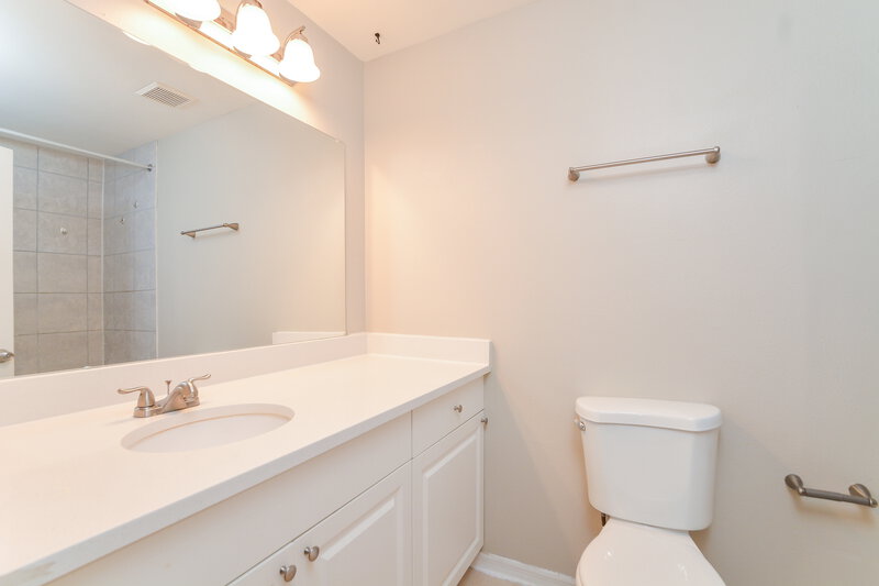 1,675/Mo, 64 Bolton Ct Kissimmee, FL 34758 Bathroom View