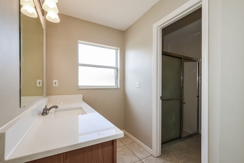 2,020/Mo, 12041 Goldenstar Ln Clermont, FL 34711 Main Bathroom View