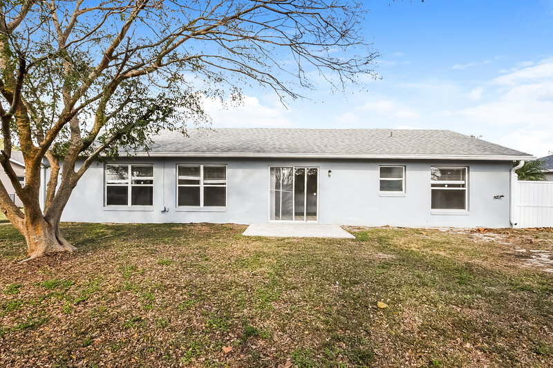 2,020/Mo, 12041 Goldenstar Ln Clermont, FL 34711 Rear View