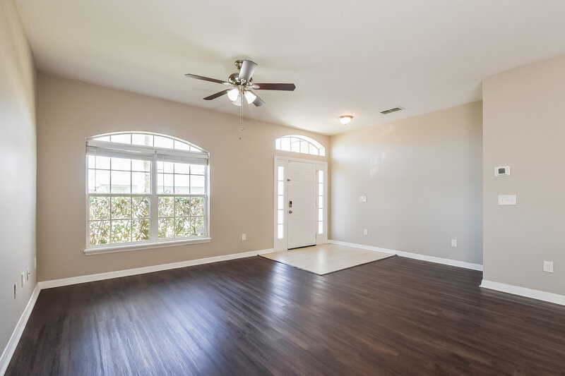 2,190/Mo, 336 Marathon Ln Sanford, FL 32771 Living Room View 2