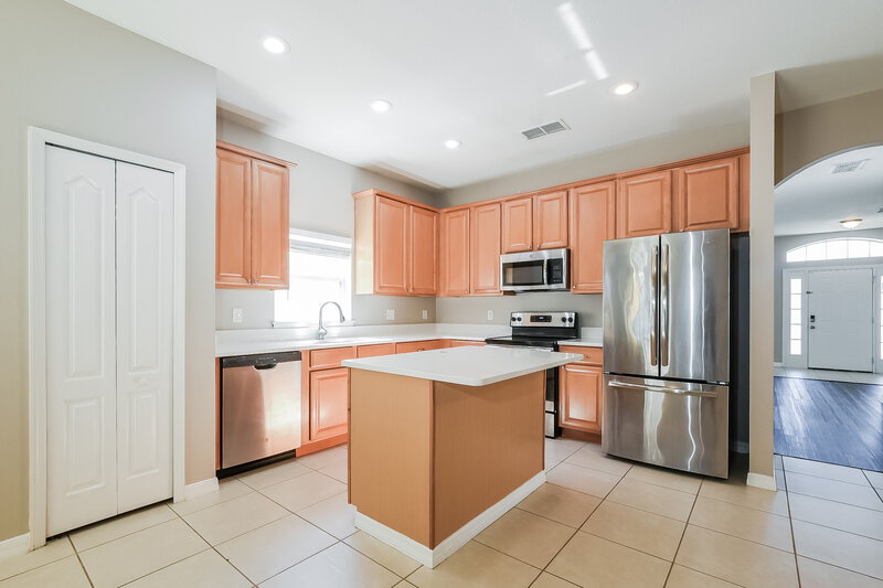 2,190/Mo, 336 Marathon Ln Sanford, FL 32771 Kitchen View
