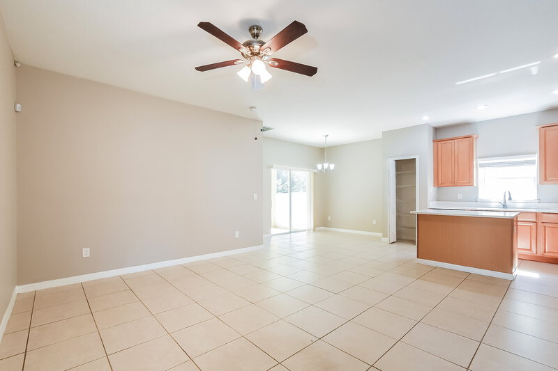 2,190/Mo, 336 Marathon Ln Sanford, FL 32771 Family Room View 2