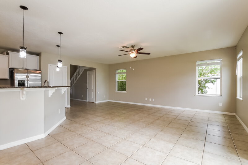 2,135/Mo, 123 Prairie Falcon Dr Groveland, FL 34736 Living Room View