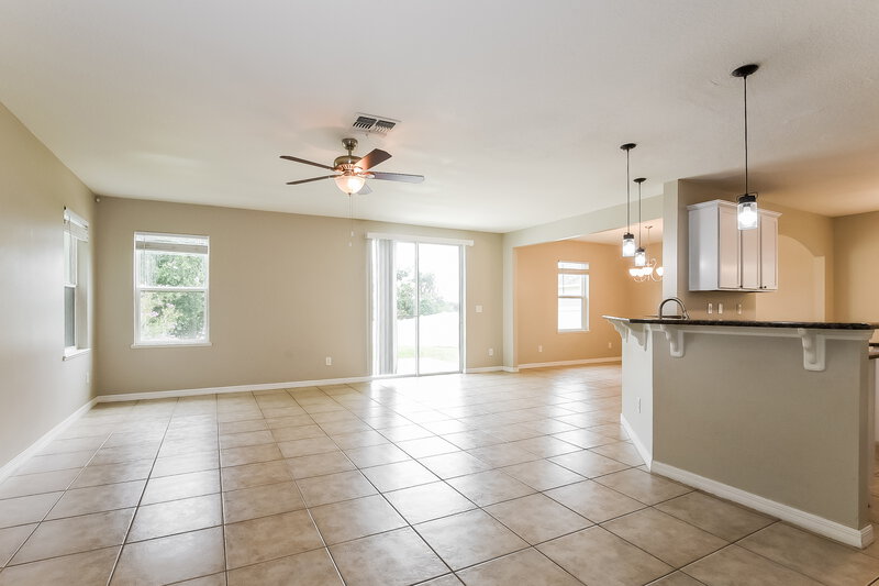 2,135/Mo, 123 Prairie Falcon Dr Groveland, FL 34736 Living Room View 2