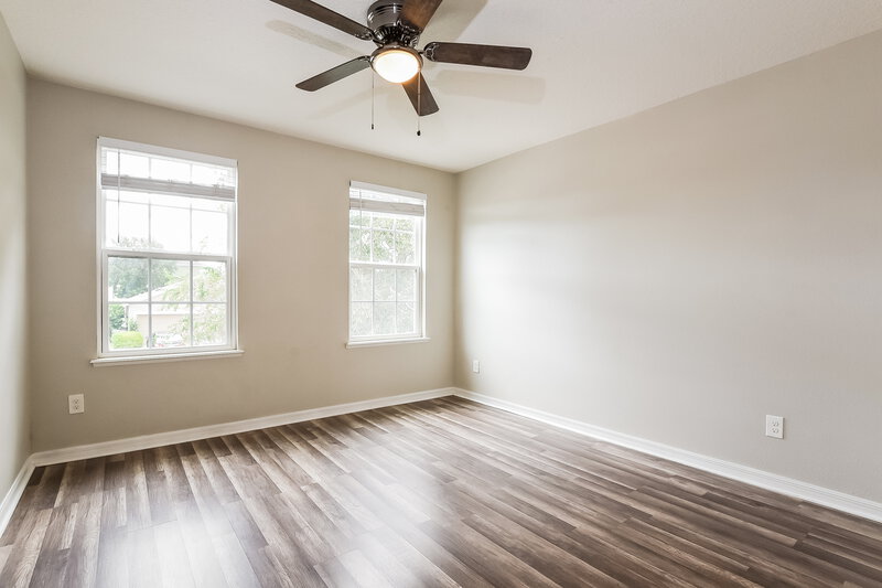 2,135/Mo, 123 Prairie Falcon Dr Groveland, FL 34736 Bedroom View