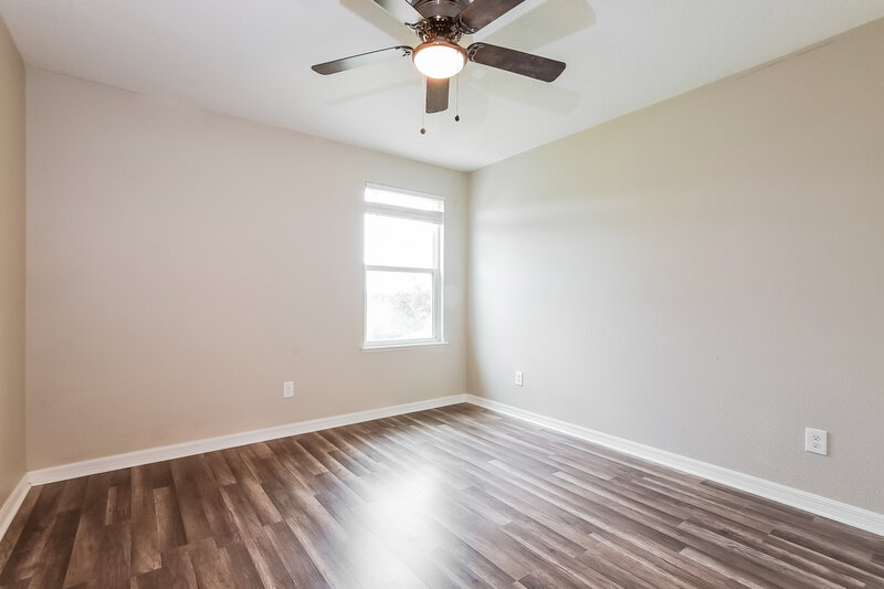 2,135/Mo, 123 Prairie Falcon Dr Groveland, FL 34736 Bedroom View 3