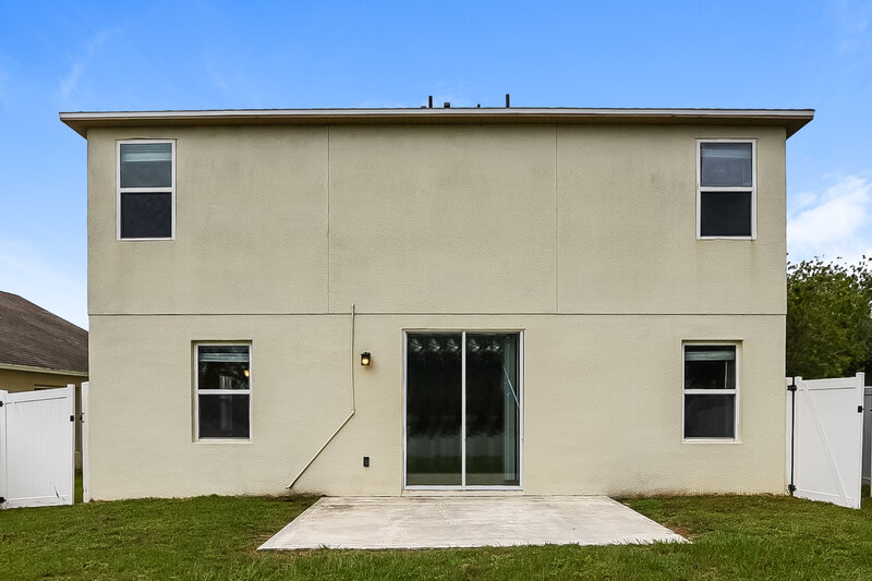 2,135/Mo, 123 Prairie Falcon Dr Groveland, FL 34736 Rear View