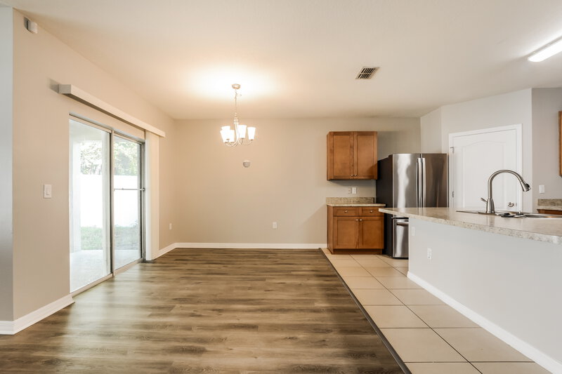 2,140/Mo, 2372 Valhalla Dr Tavares, FL 32778 Dining Room View 2