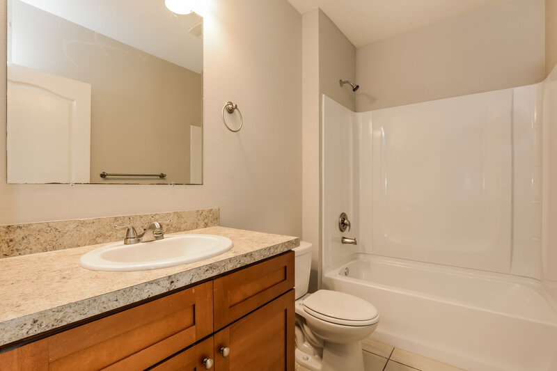 2,140/Mo, 2372 Valhalla Dr Tavares, FL 32778 Bathroom View