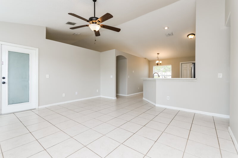 2,095/Mo, 2607 Settlers Trail Saint Cloud, FL 34772 Family Room View 2