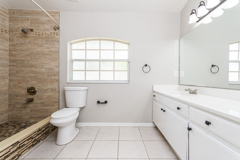 2,095/Mo, 2607 Settlers Trail Saint Cloud, FL 34772 Main Bathroom View
