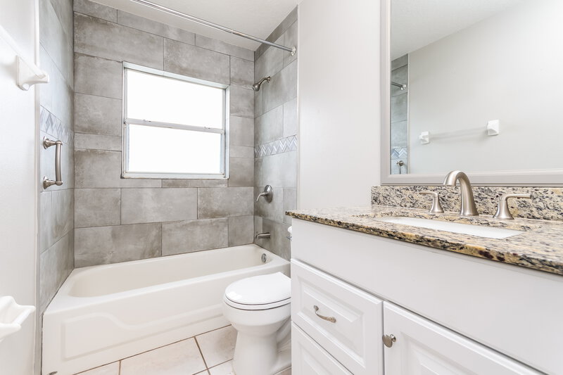 2,095/Mo, 2607 Settlers Trail Saint Cloud, FL 34772 Bathroom View