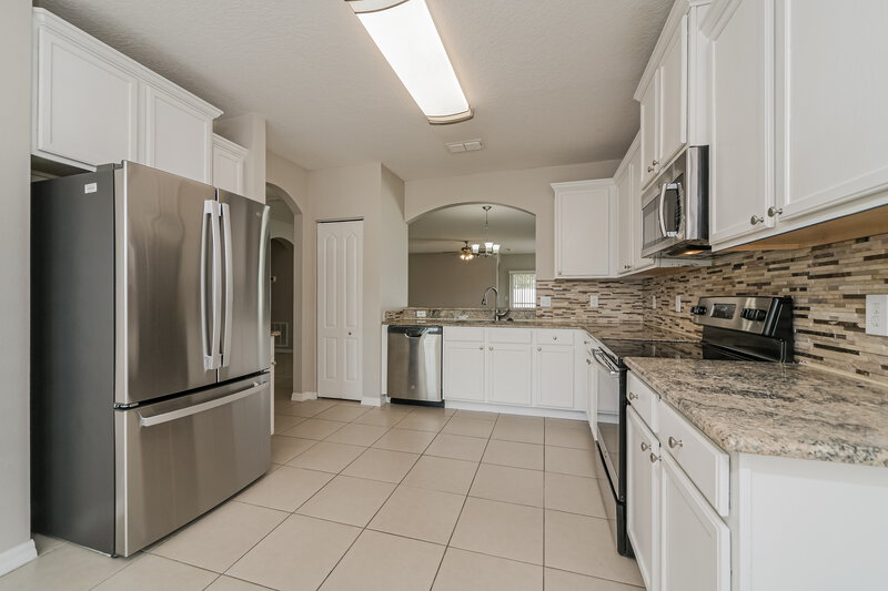 2,030/Mo, 3226 Queen Alexandria Dr Kissimmee, FL 34744 Kitchen View