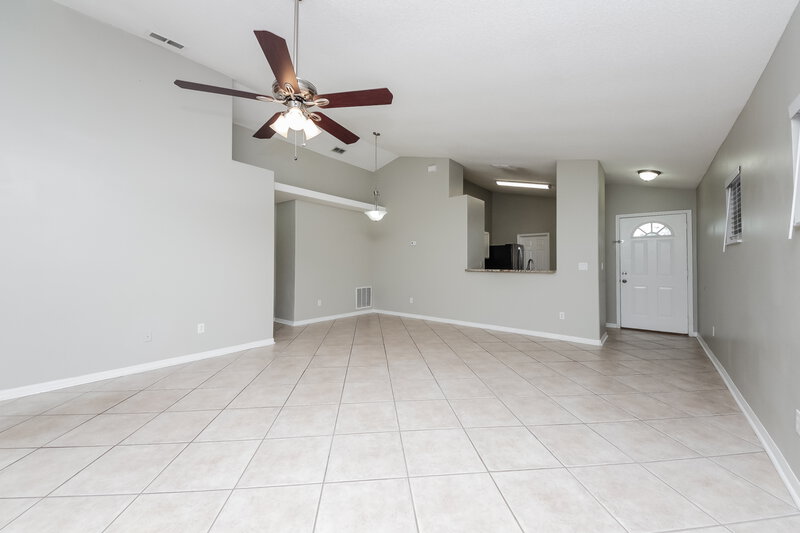 2,265/Mo, 2125 Fennell St Maitland, FL 32751 Living Room View 2