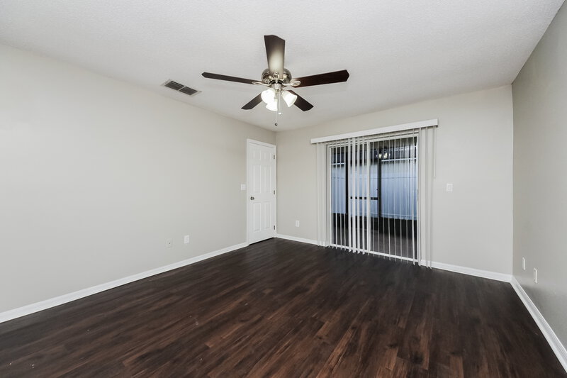 2,265/Mo, 2125 Fennell St Maitland, FL 32751 Main Bedroom View 2
