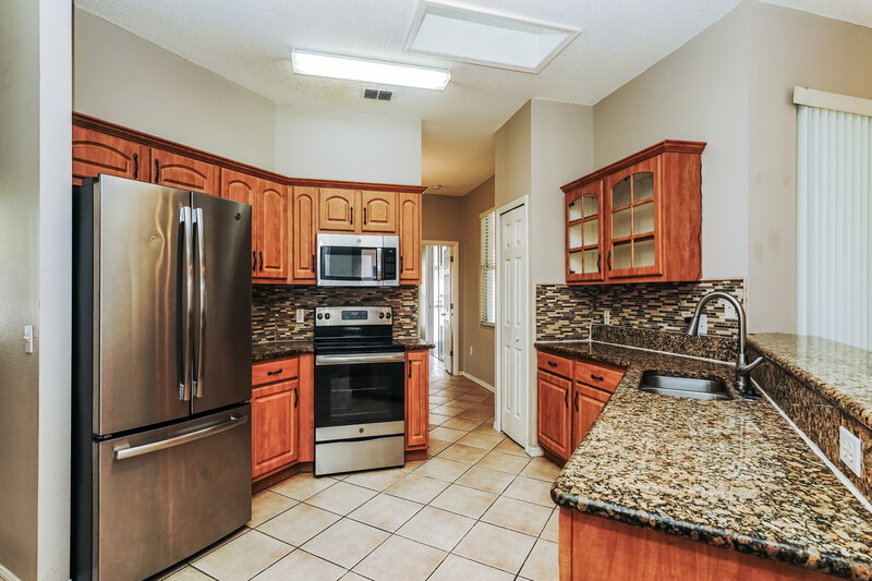 1,805/Mo, 55 Alicante Ct Kissimmee, FL 34758 Kitchen View