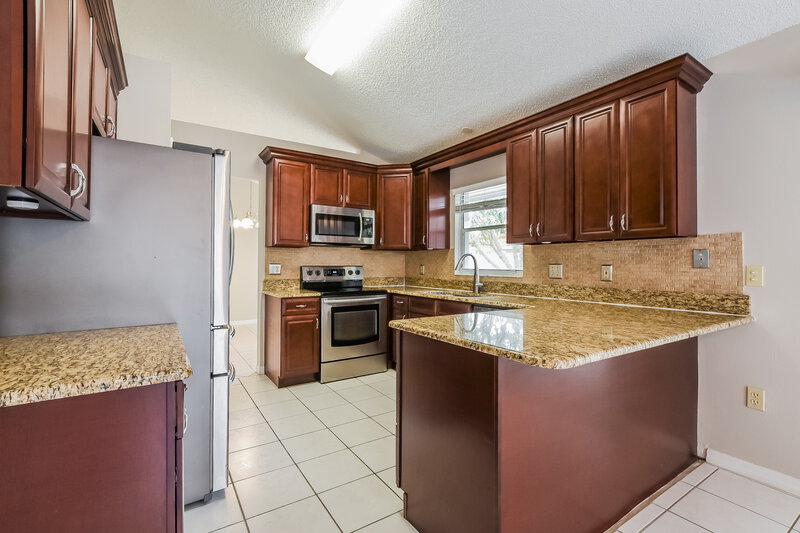 2,345/Mo, 1999 Excalibur Dr Orlando, FL 32822 Kitchen View
