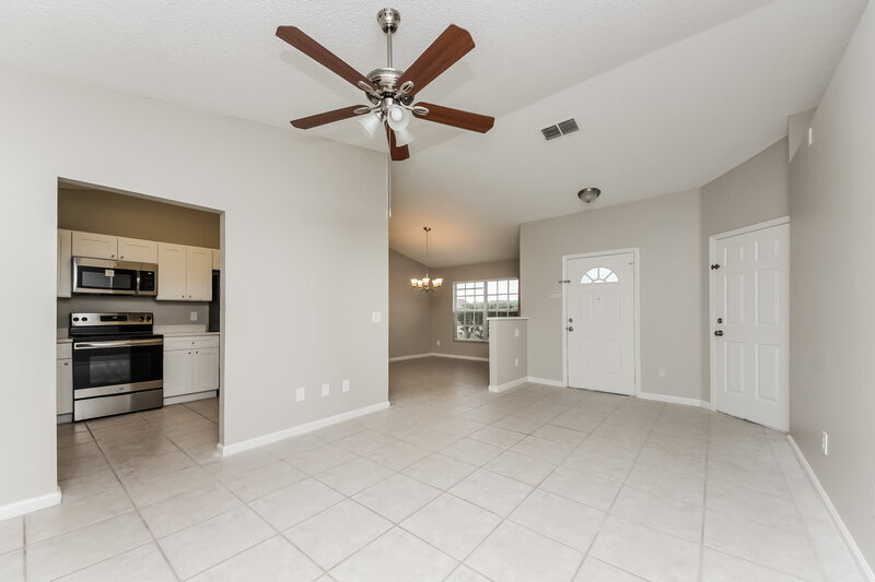 1,980/Mo, 2 Coventry Ct Kissimmee, FL 34758 Living Room View