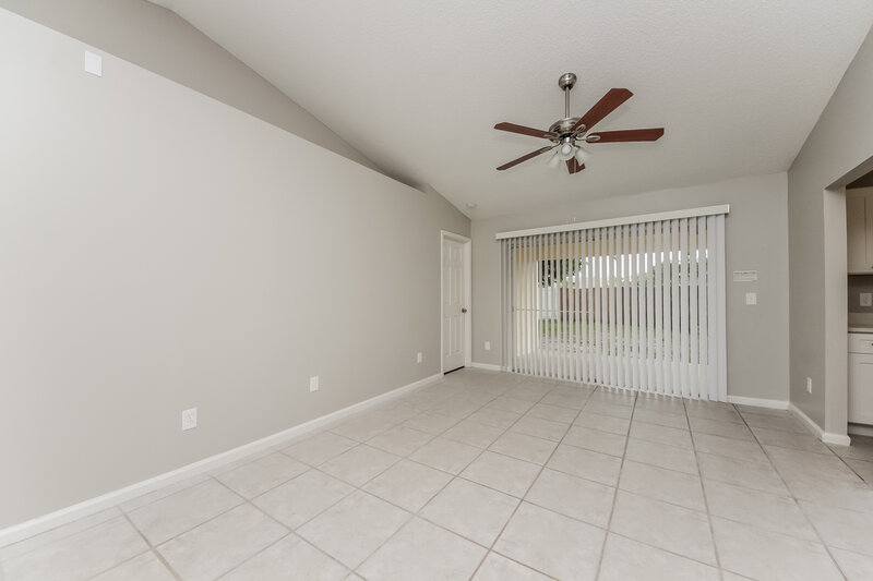 1,980/Mo, 2 Coventry Ct Kissimmee, FL 34758 Living Room View 3
