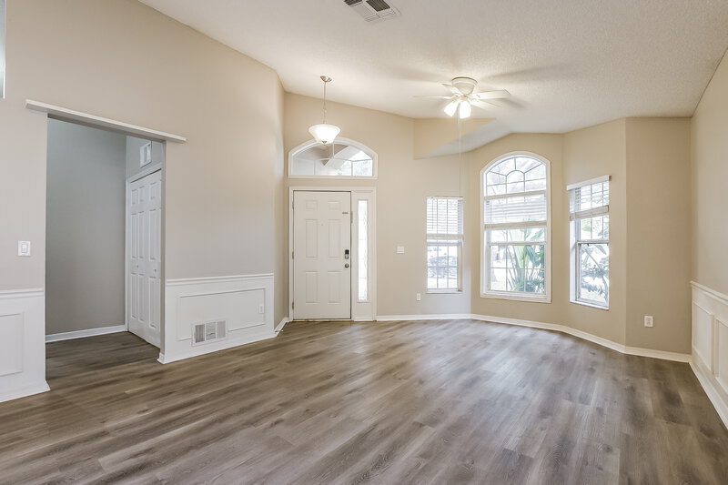 2,110/Mo, 15849 Green Cove Blvd Clermont, FL 34714 Living Room View