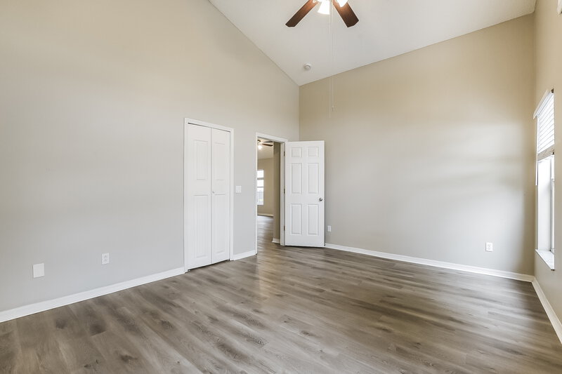 2,110/Mo, 15849 Green Cove Blvd Clermont, FL 34714 Main Bedroom View 2