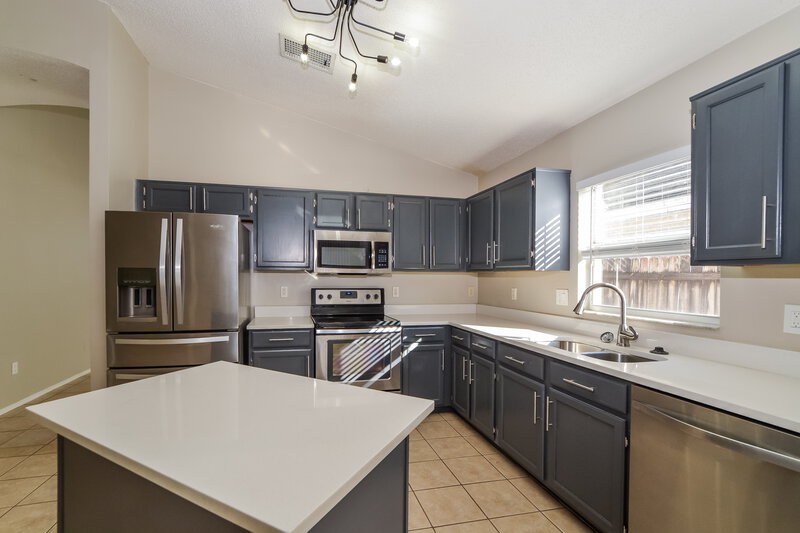 2,350/Mo, 4412 Brookstone Ct Orlando, FL 32826 Kitchen View