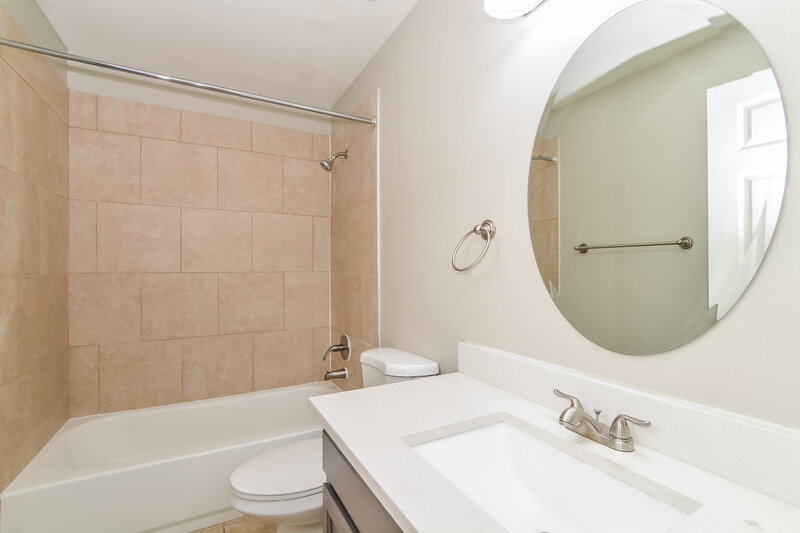 2,350/Mo, 4412 Brookstone Ct Orlando, FL 32826 Bathroom View
