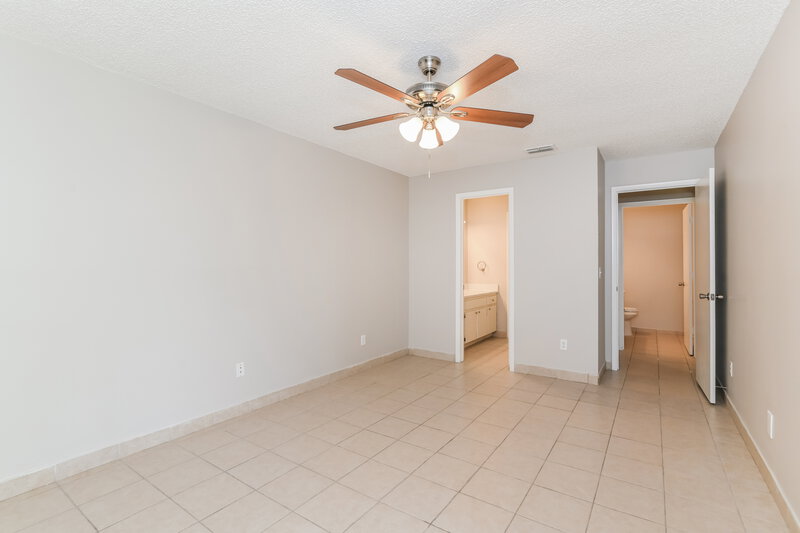 2,375/Mo, 4728 Alexis Dr Kissimmee, FL 34746 Main Bedroom View 2