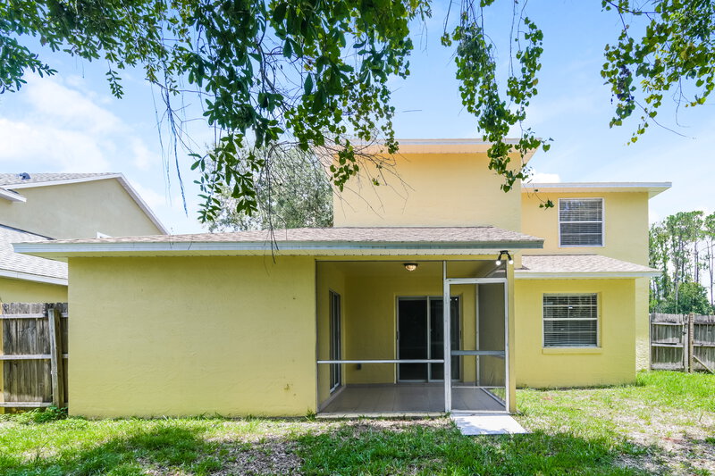 2,375/Mo, 4728 Alexis Dr Kissimmee, FL 34746 Rear View