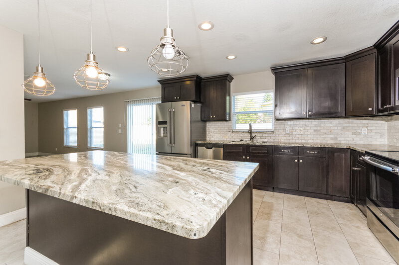 2,705/Mo, 3278 Amberley Park Cir Kissimmee, FL 34743 Kitchen View