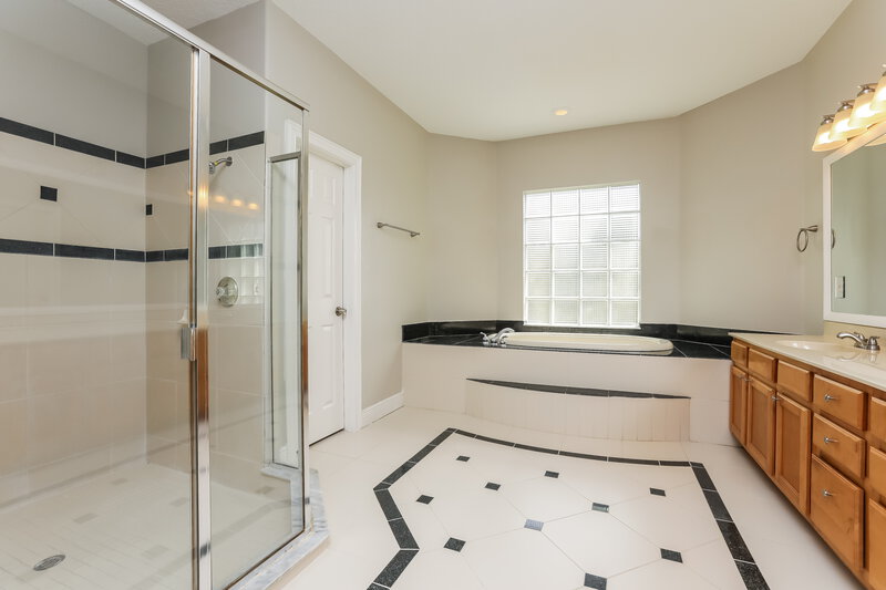 4,170/Mo, 5717 Aloma Woods Blvd Oviedo, FL 32765 Main Bathroom View